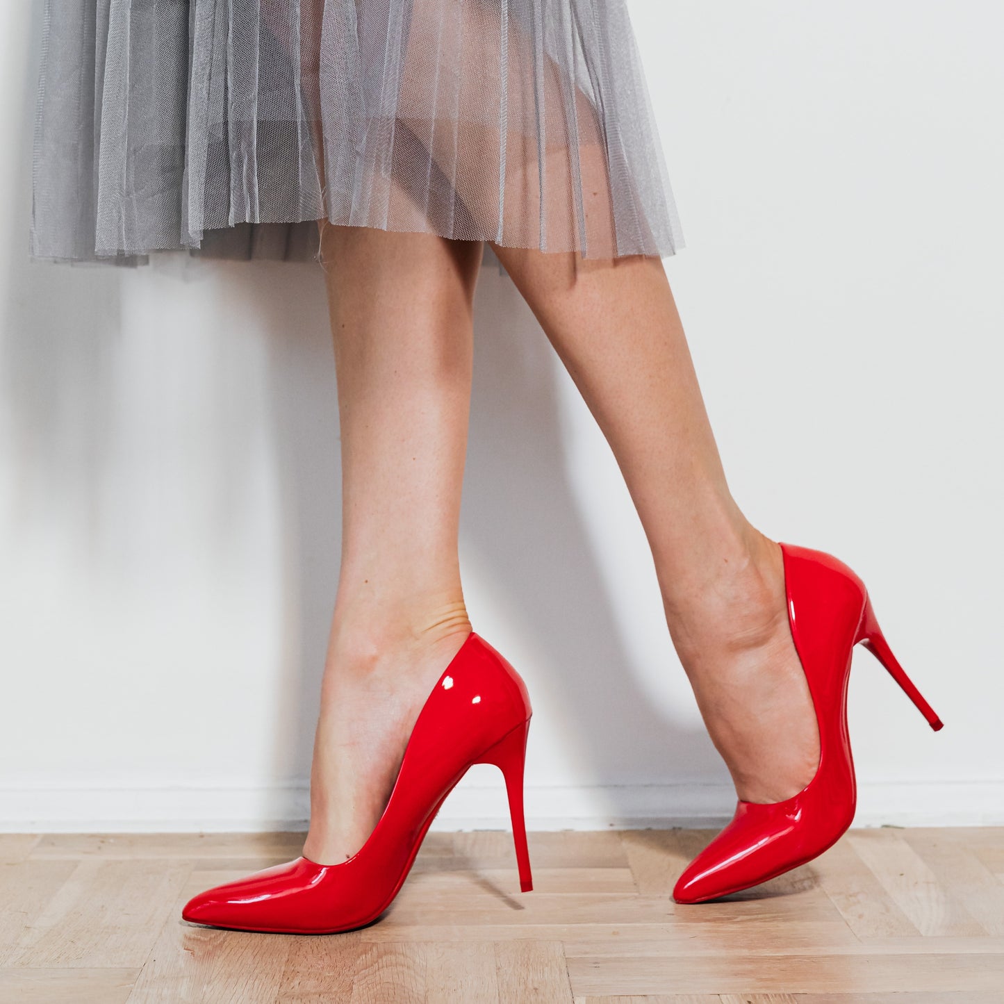 Elegant Red Pointed Toe Pump